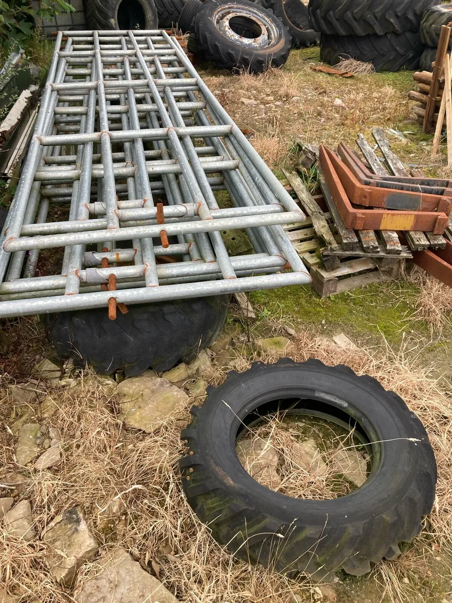 Building supplies - Image 3
