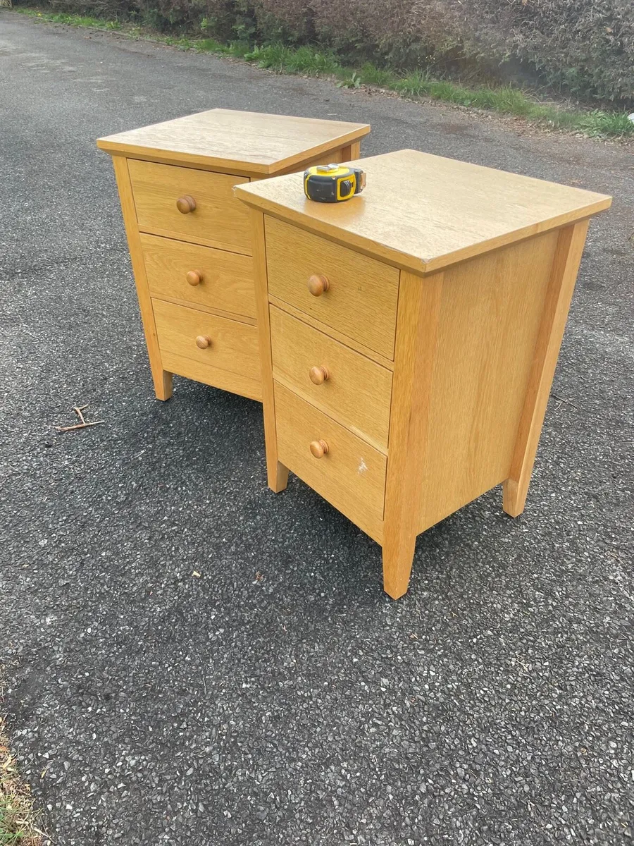2 oak bedside lockers - Image 3
