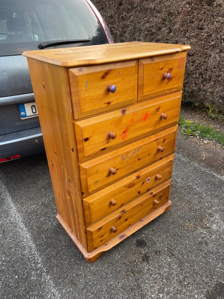 Pine chest of drawers - Image 4