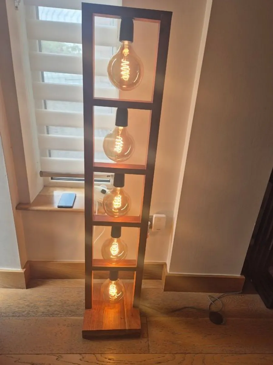 Funky light fitting - Image 1