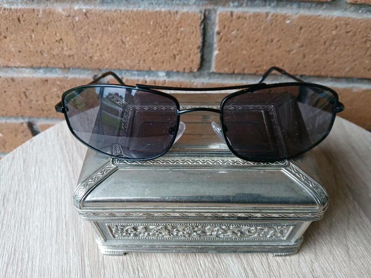 New pilots sunglasses. - Image 1