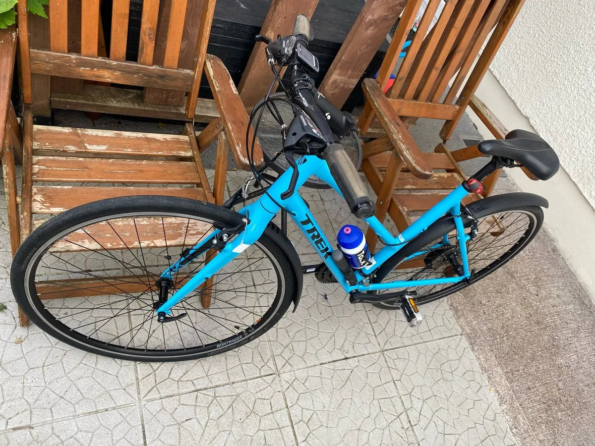 As New Trek FX3 27 speed 700x32 inch wheels - Image 4
