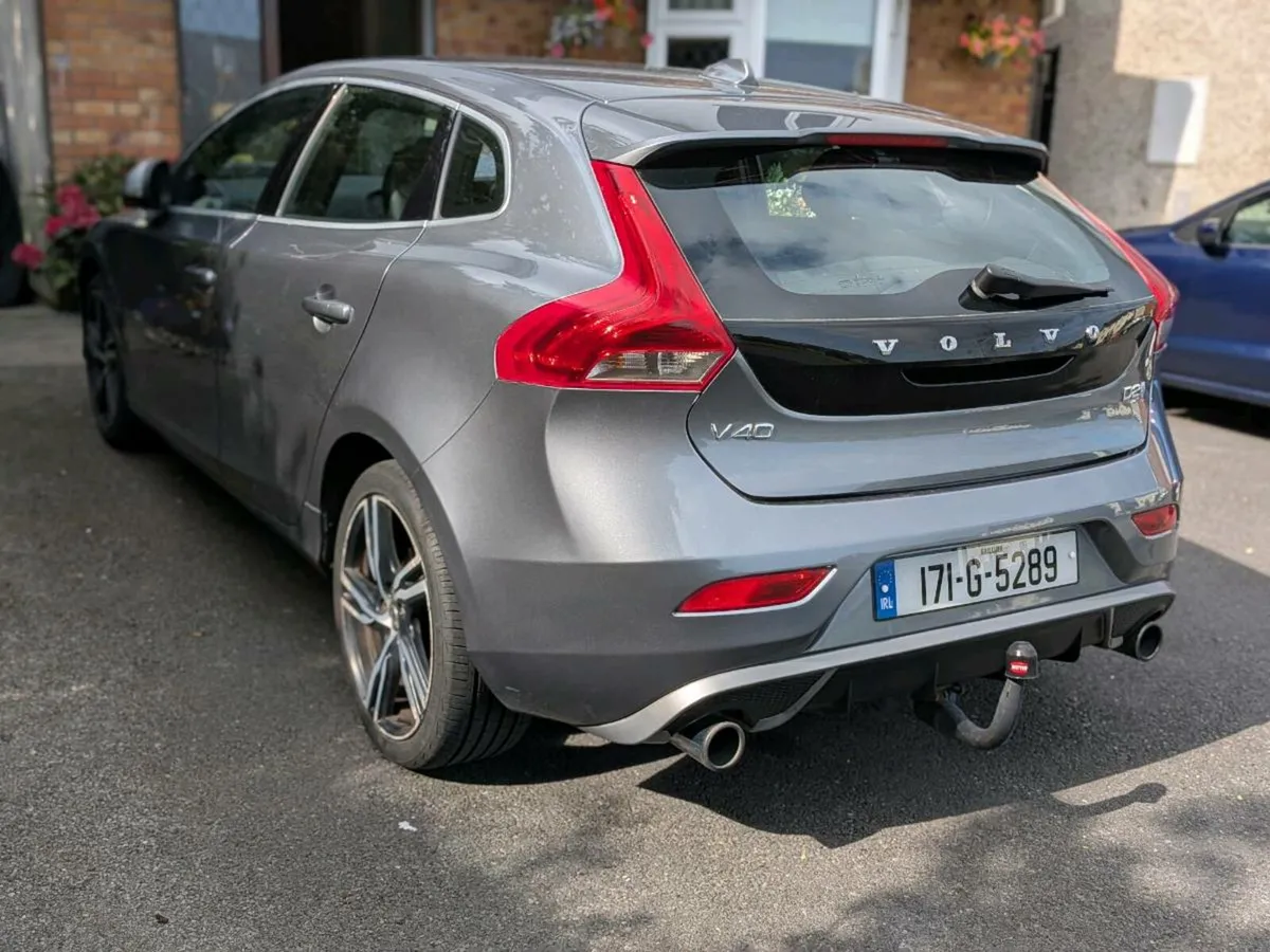 Volvo v40 R design - Image 3