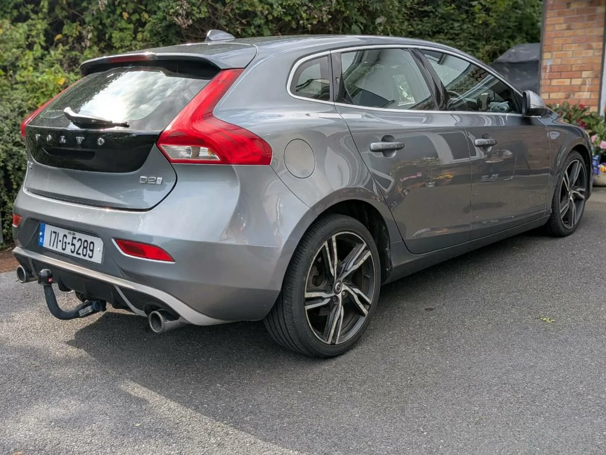 Volvo v40 R design - Image 4