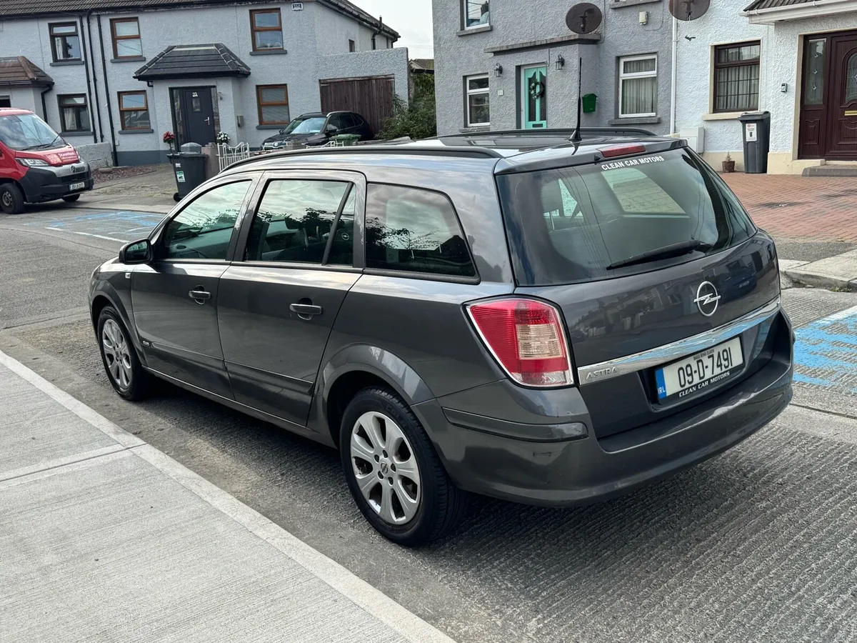 2009 Opel Astra Estate NCT 02-2026 - Image 1