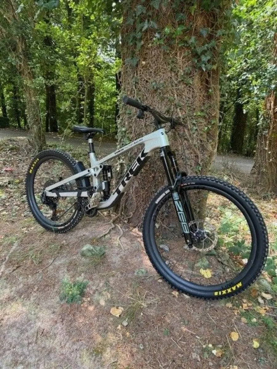 Trek Slash gen 6  9.9 XO Axs Ttype   size M/L - Image 1