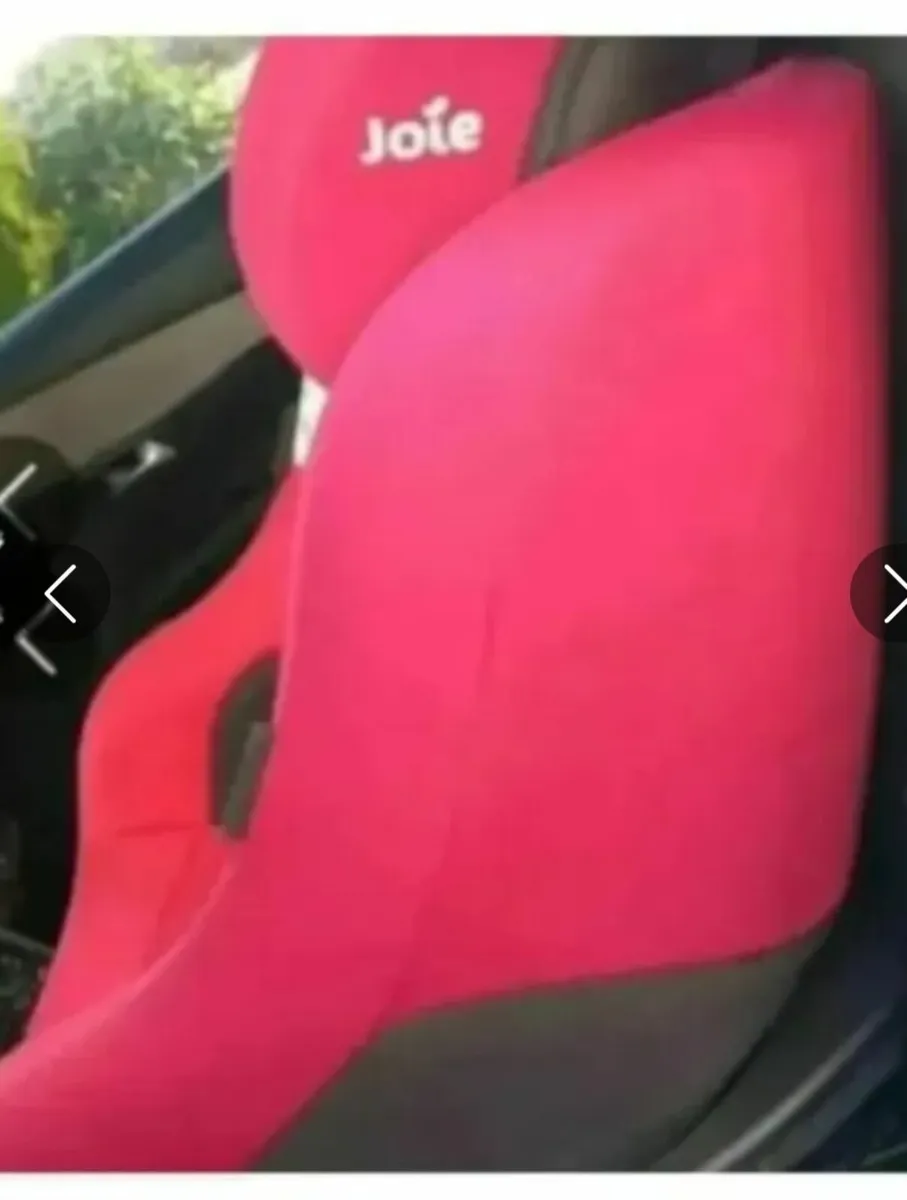 Joie swivel 360  car seat - Image 1