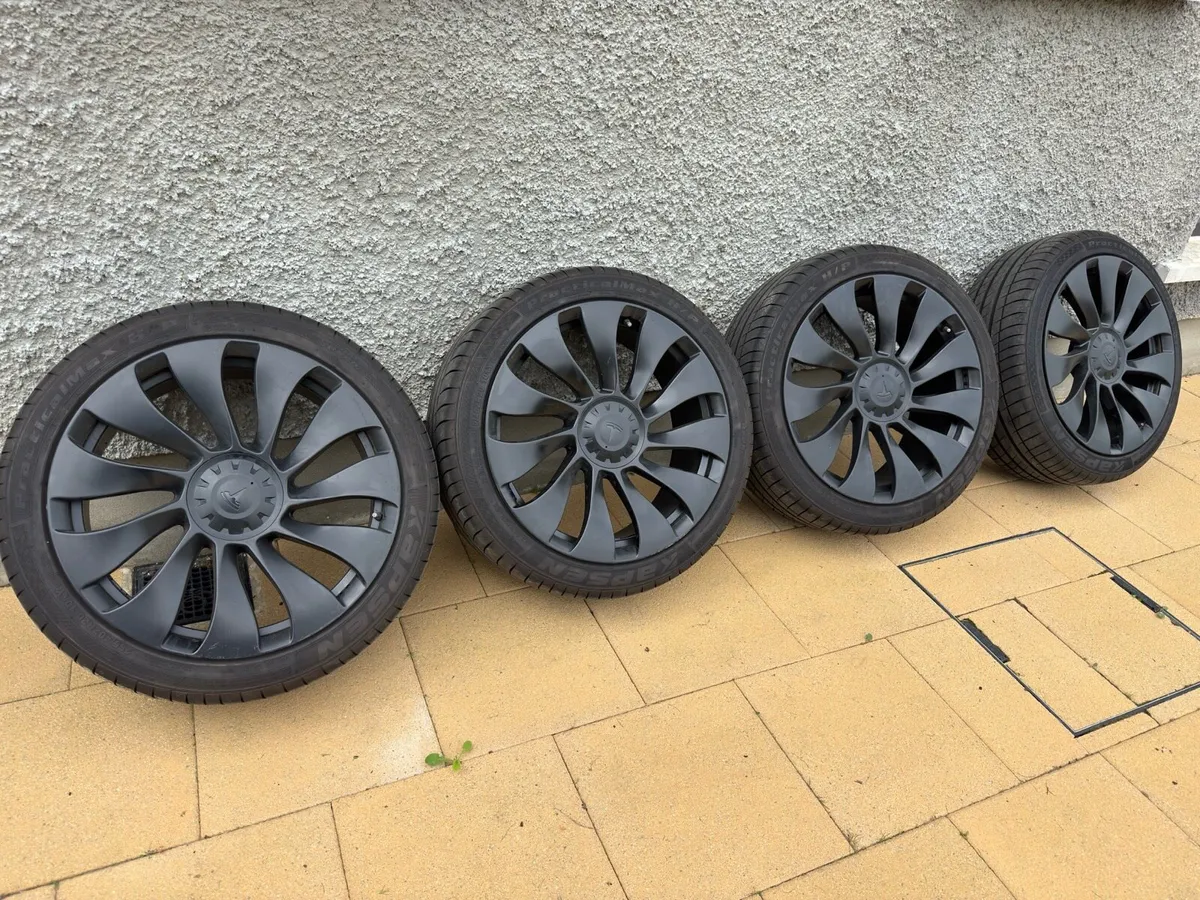 Tesla 21” Turbine Alloy Wheels Set of 4 - Image 1