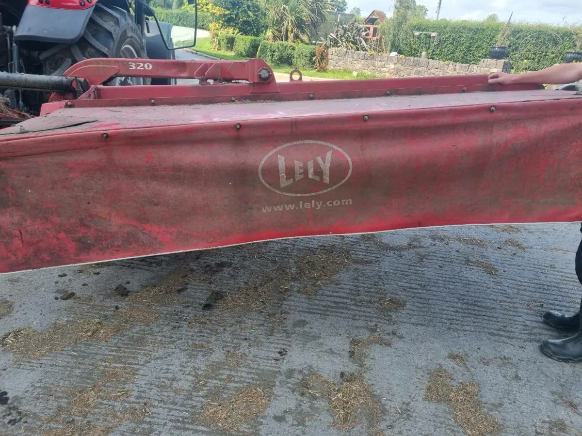 Lely 320mc  mower conditioner - Image 2