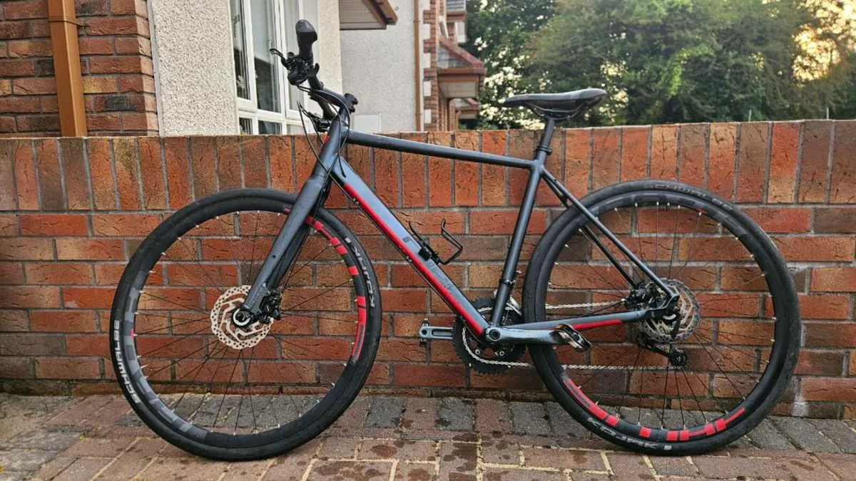 Cube SL Flat Bar Road Bike 56cm Frame - Image 1
