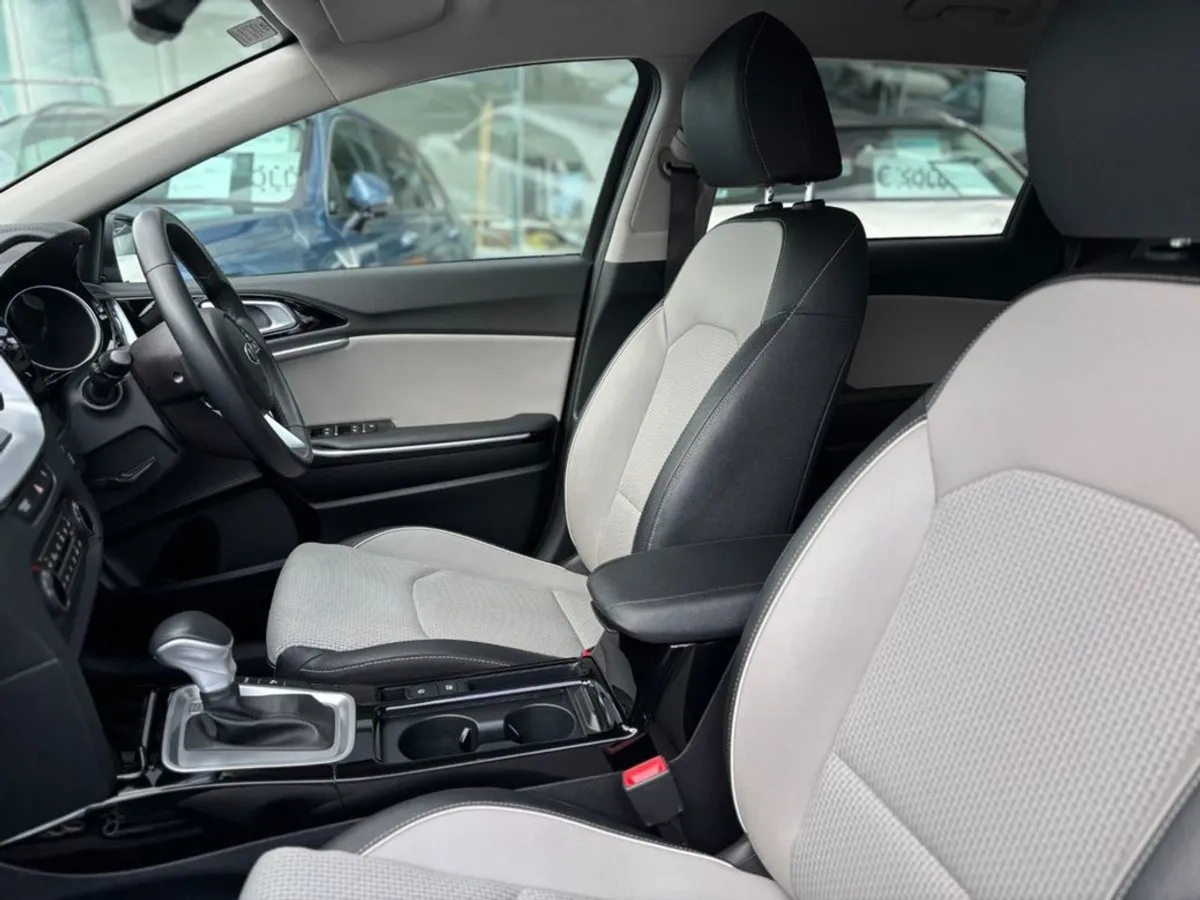 Kia Ceed 1.6 SW Plug in Hybrid Automatic - Image 4