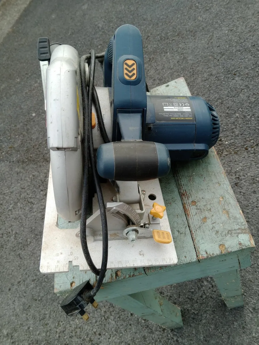 Skill saw with lazer - Image 2