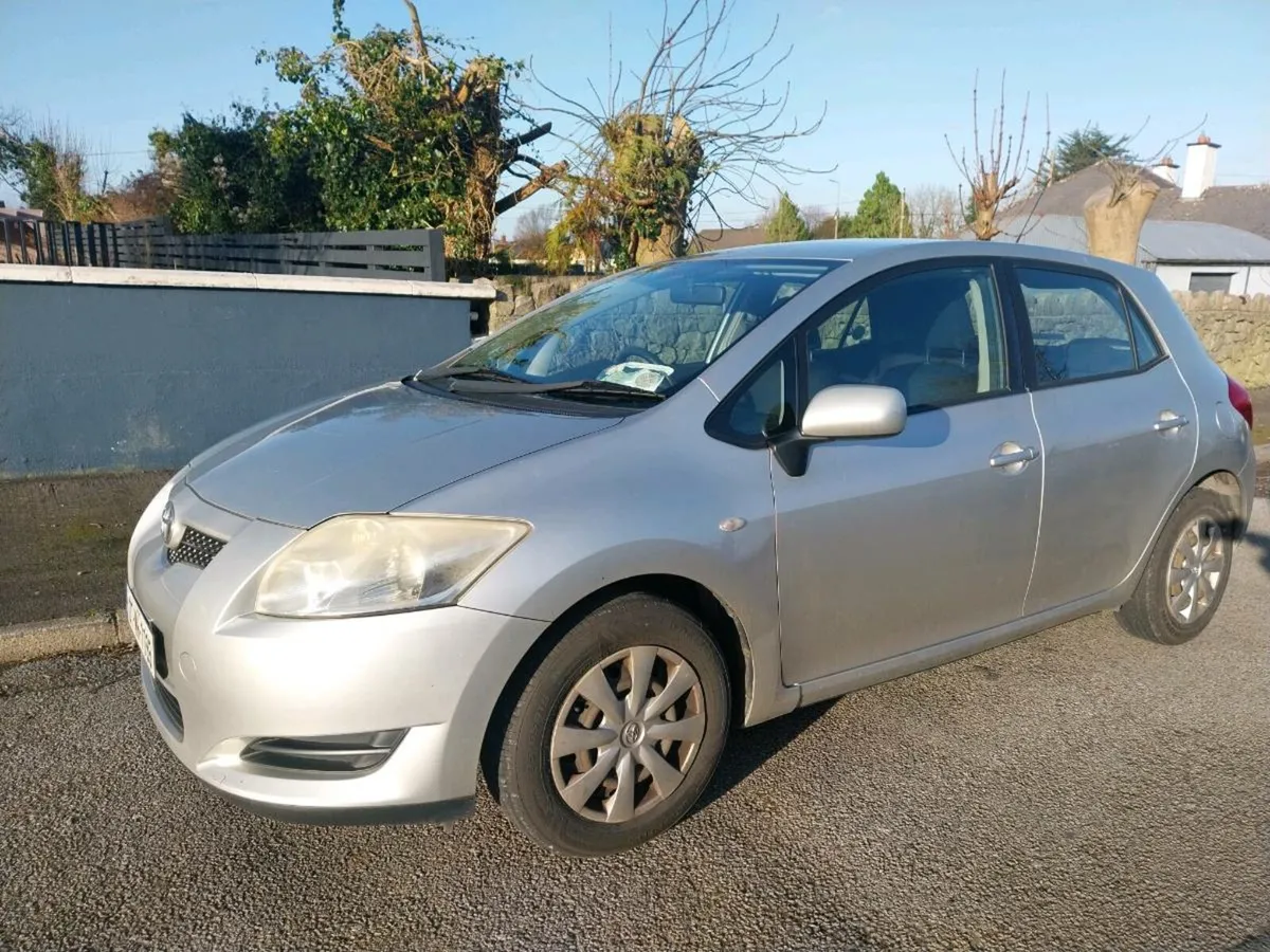 2007 Toyota Auris 1.4 5 DR Petrol - Image 1