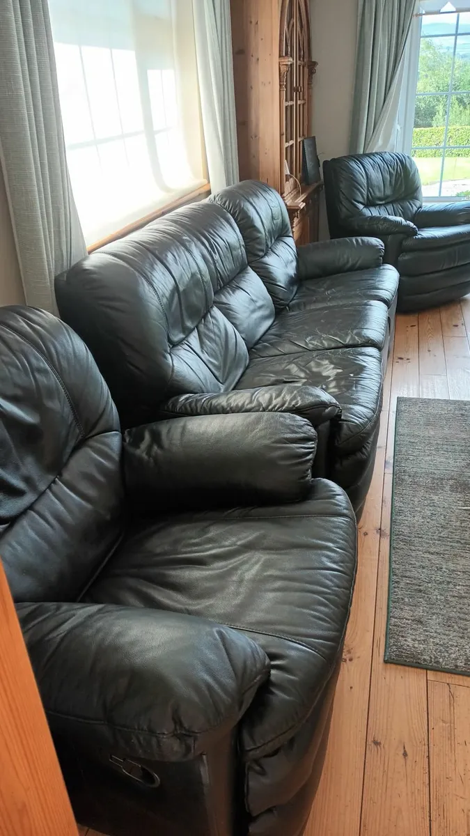 Suit of furniture - Image 1