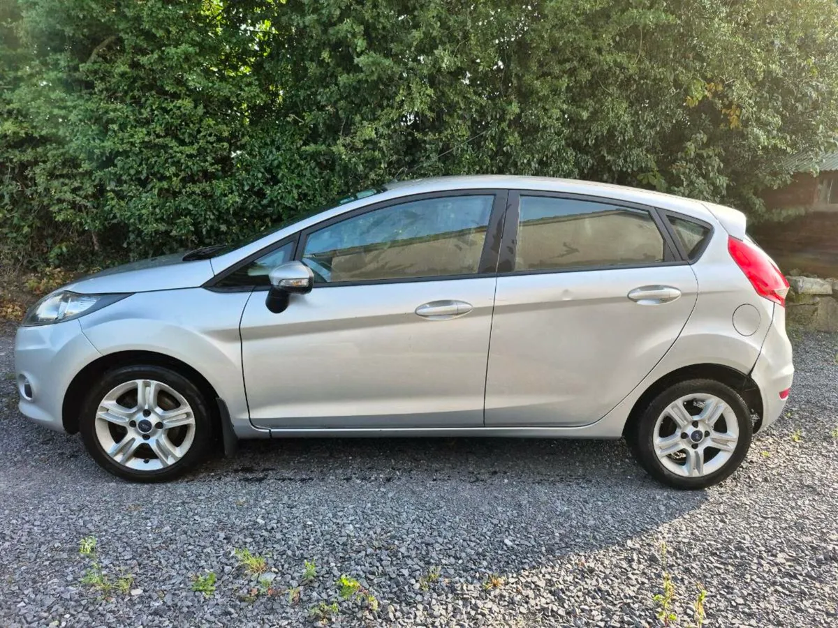Ford fiesta - Image 2