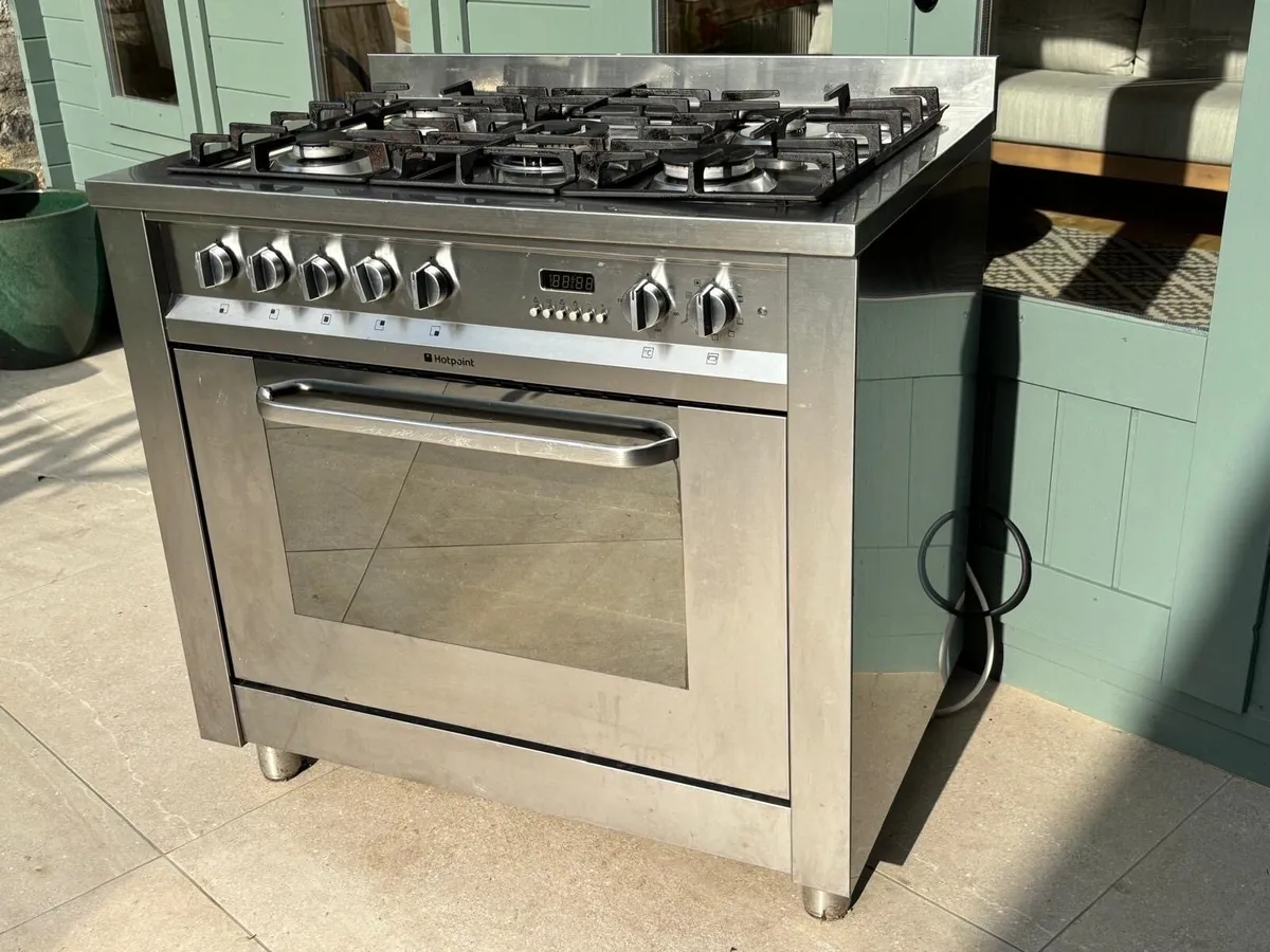 Cooker Dual FuelGas/Electric - Image 1