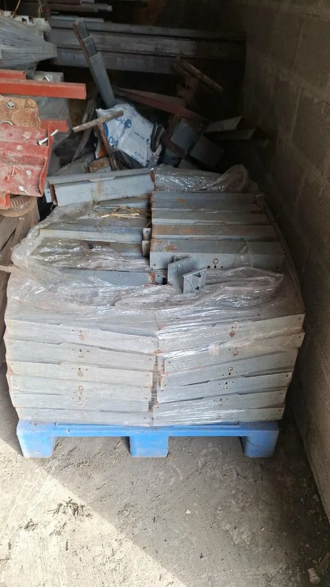Poultry equipment - Image 2