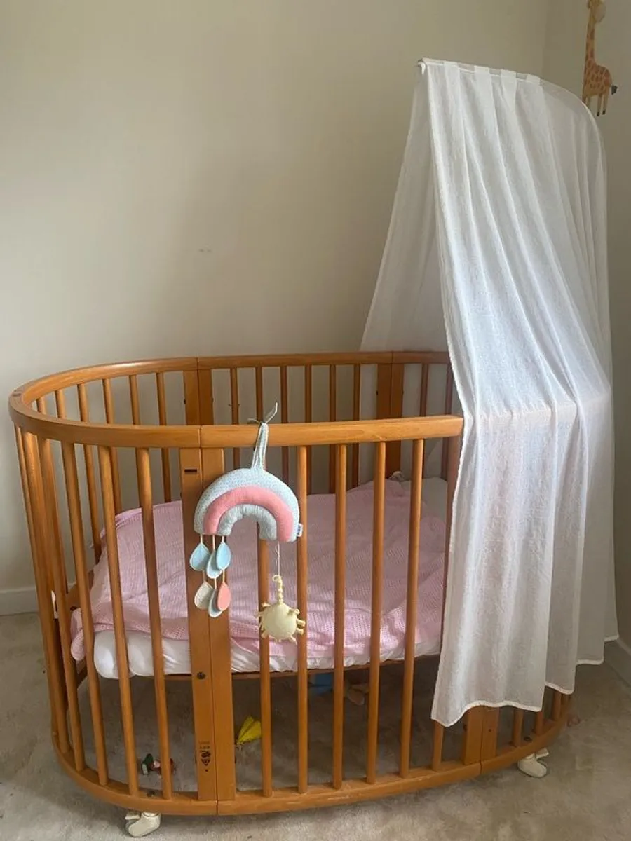 Stokke cot and canopy - Image 1
