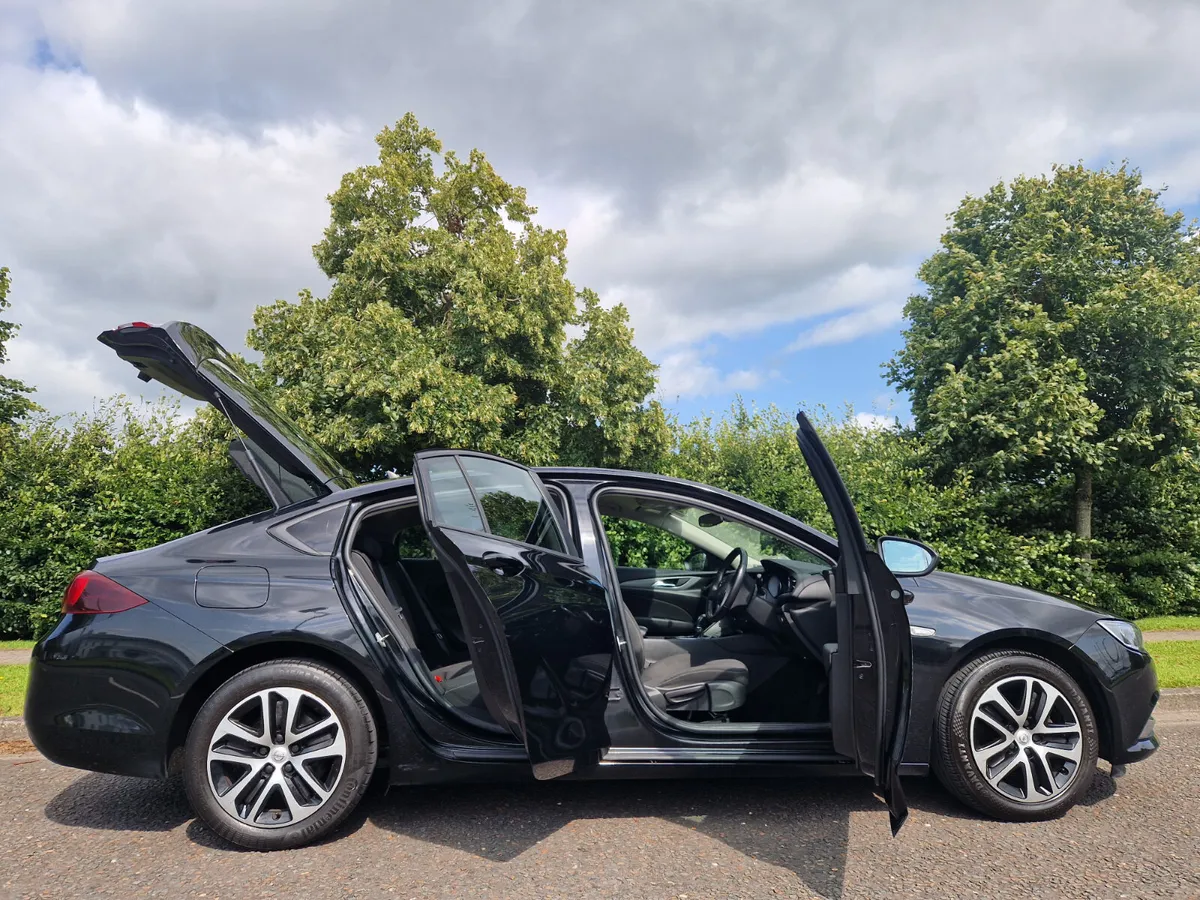 OPEL INSIGNIA GRAND SPORT  ,WARRANTY, SUPERB - Image 2