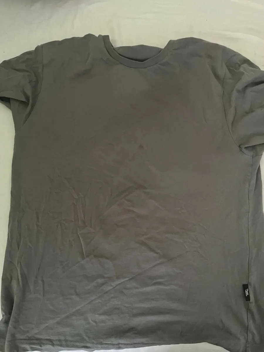 T-Shirt M