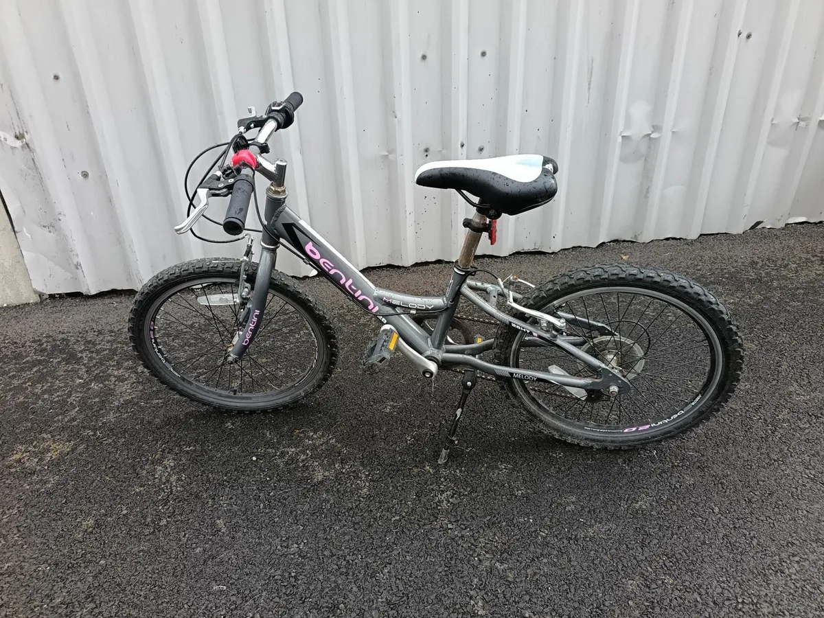 Childs bike - Image 1