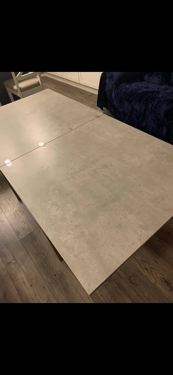 Kitchen table - Image 2