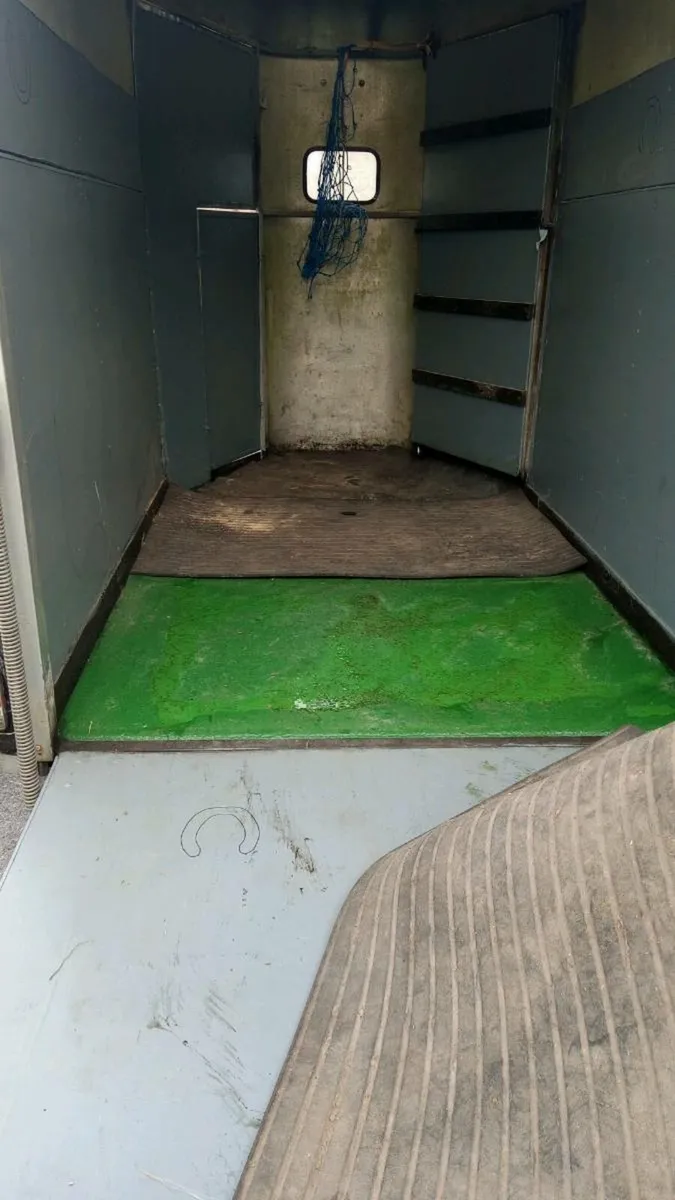 Ifor Williams horse box - Image 3