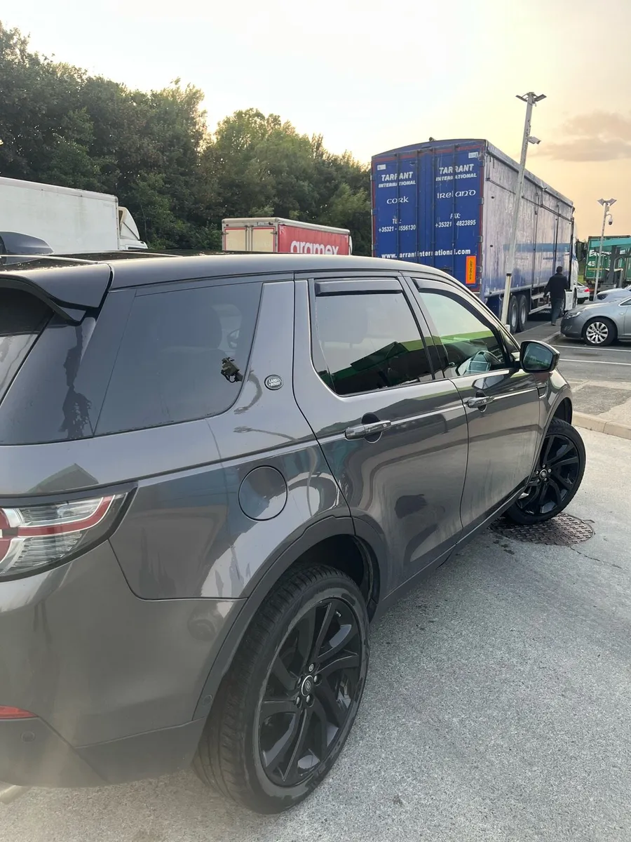 Land Rover Discovery Sport - Image 3