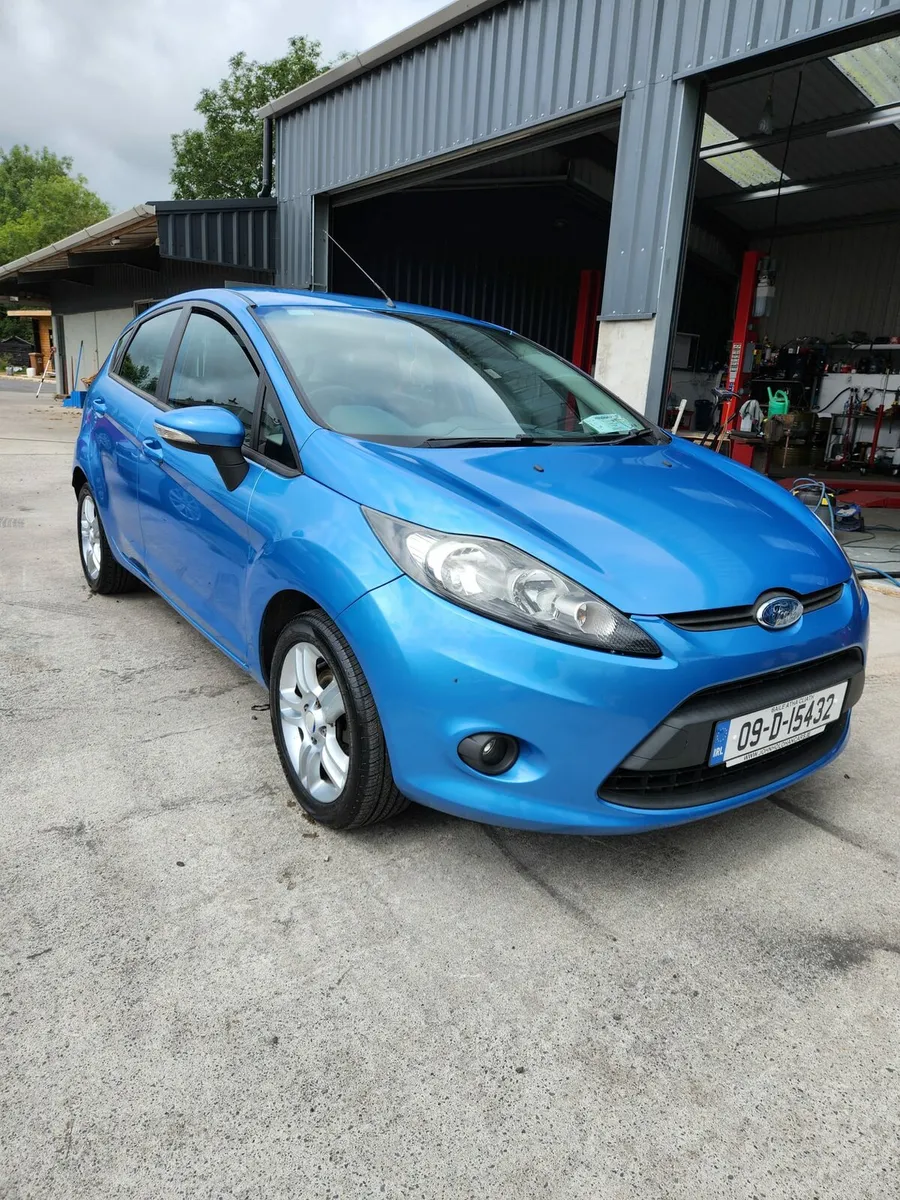09 Ford Fiesta - Image 1