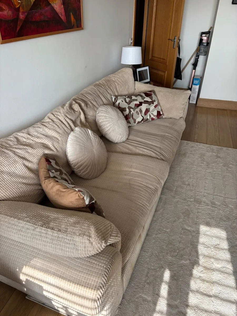 4 Seater Sofa - Image 3