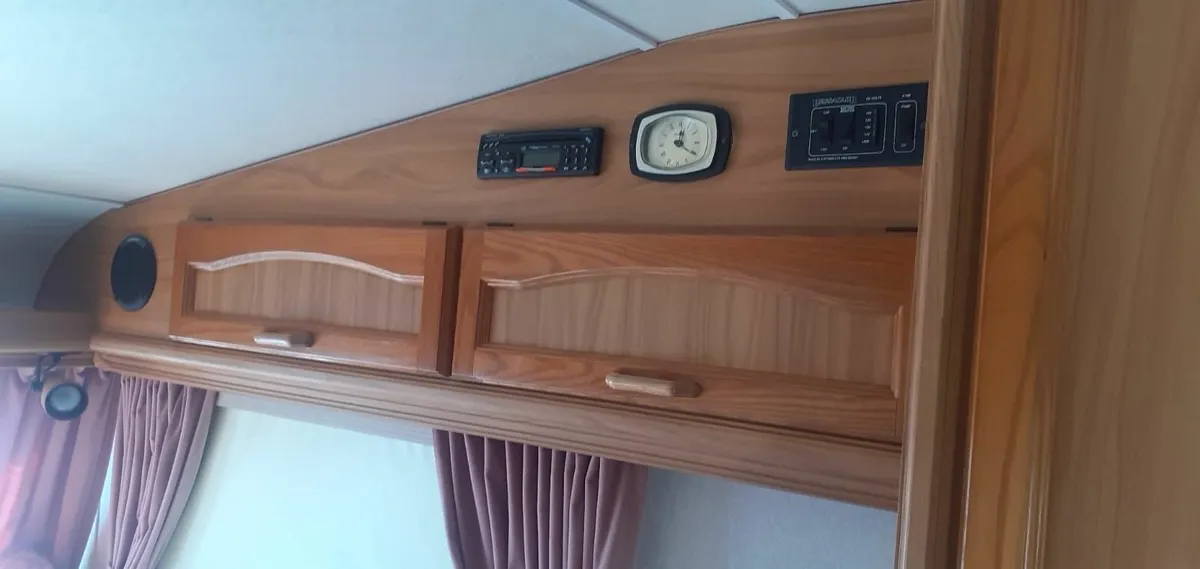 caravan  2000 BEssaacarr cameo 390 sle - Image 4