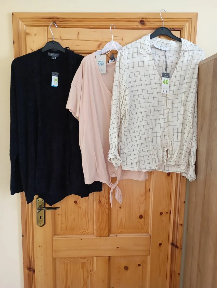 Ladies clothes - Image 1