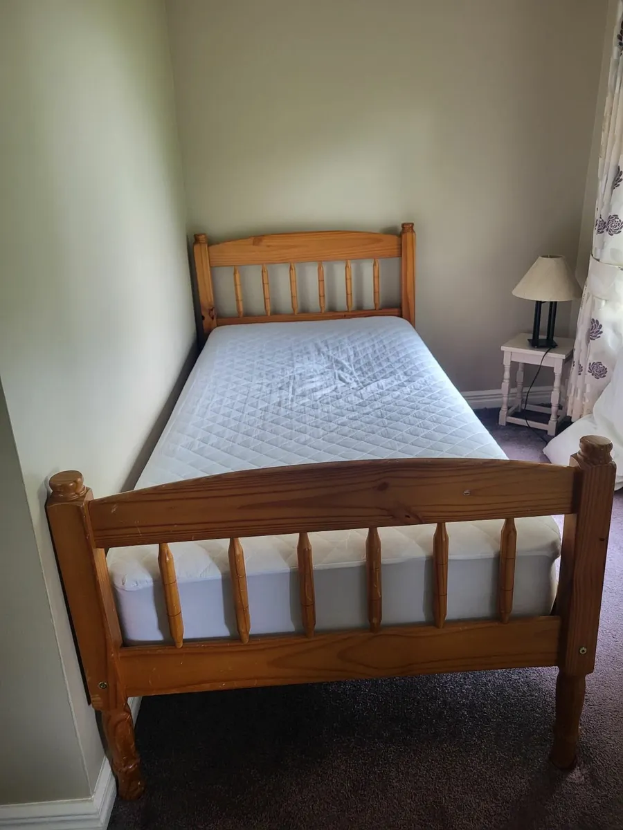 Single bed and mattress - Image 1