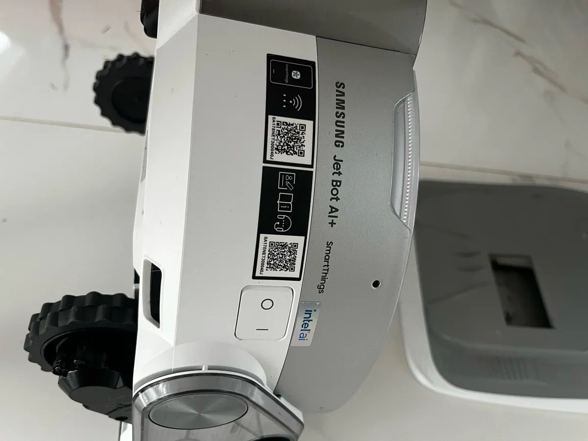 Samsung Jet Bot + vacuum robot Hoover - Image 3