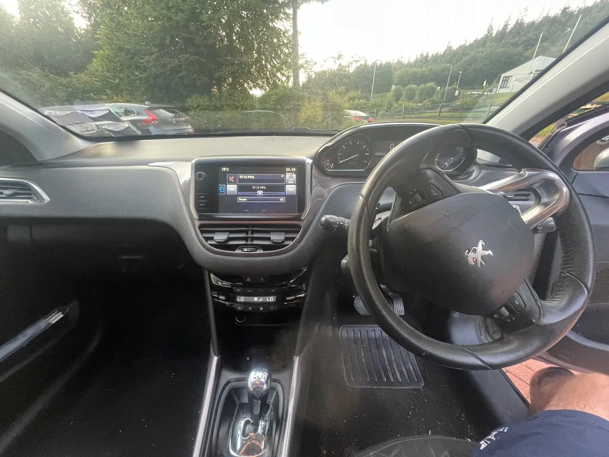 Peugeot 2008 2015 - Image 4