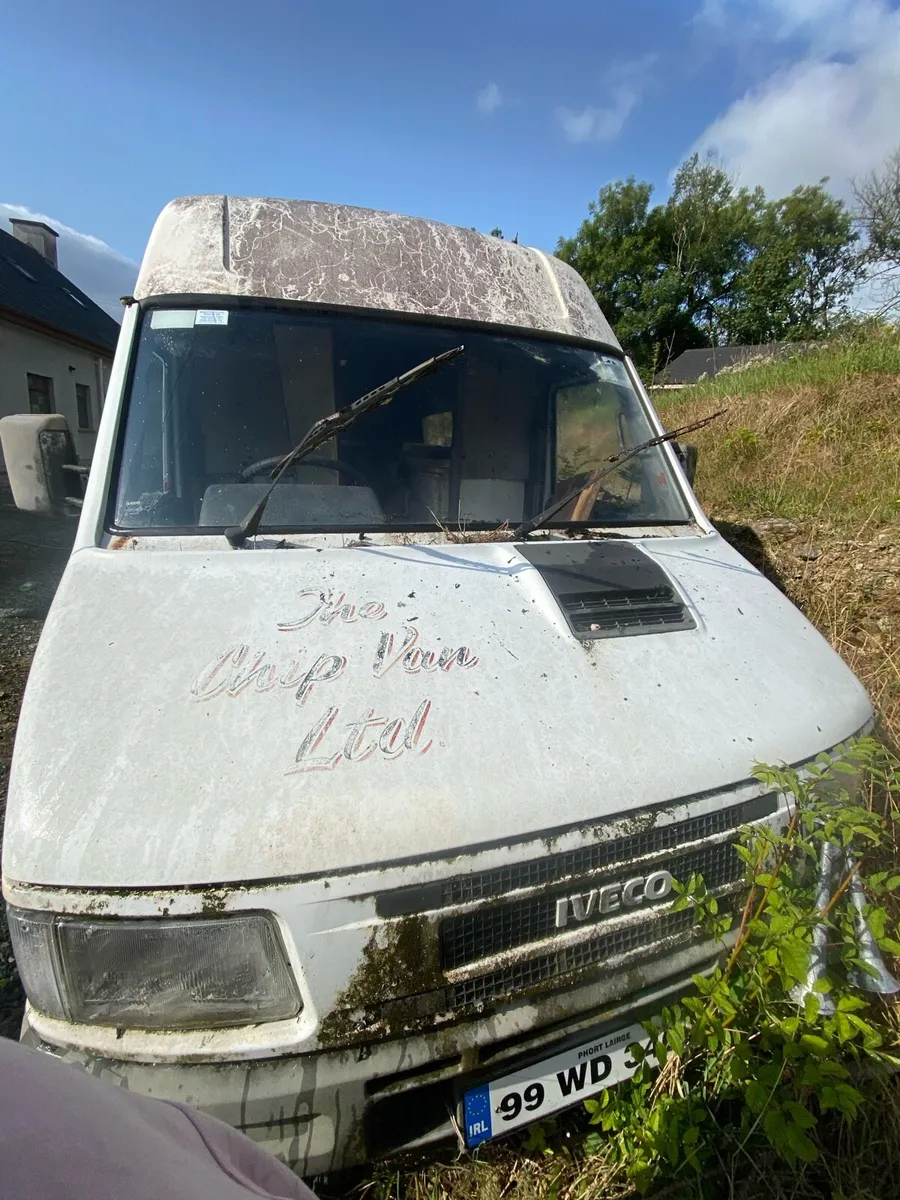Parts to a old chip van - Image 4