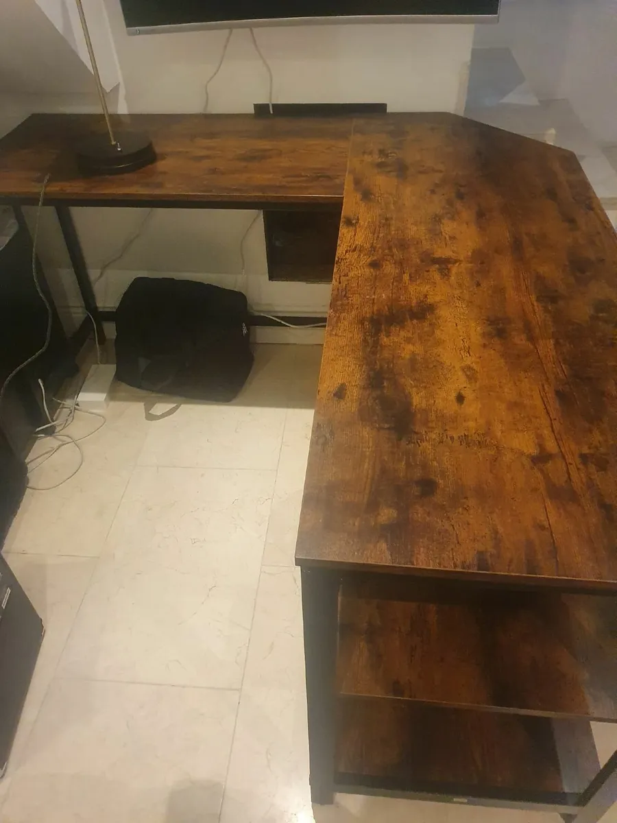Corner desk - as new - Image 2