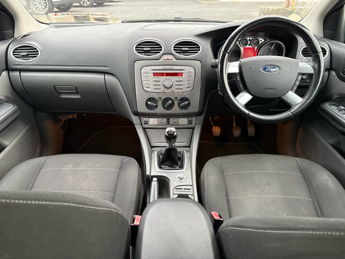 2010 Ford Focus - Image 4