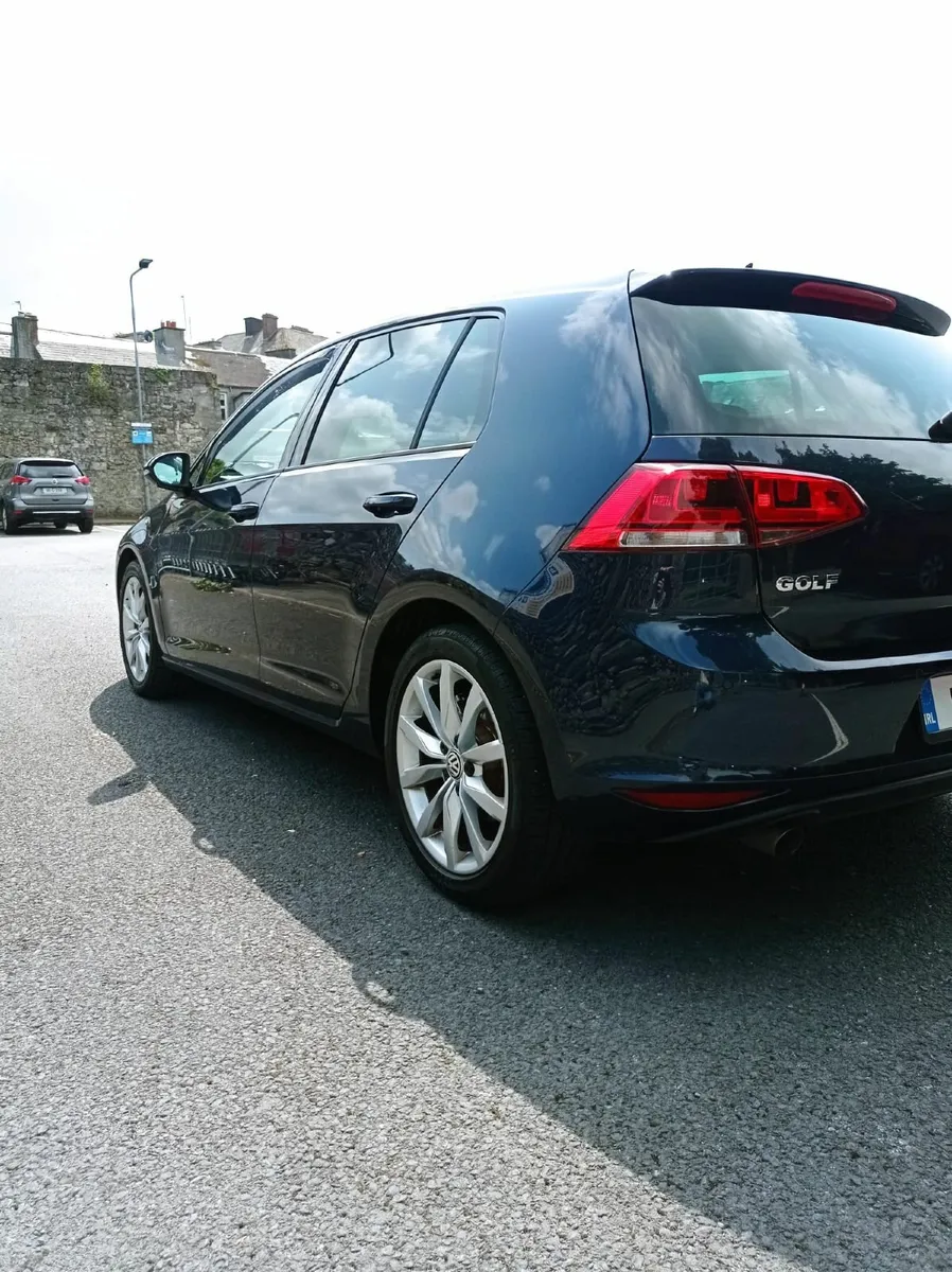 Volkswagen Golf 2015 1.6 TDI Highline - Image 1