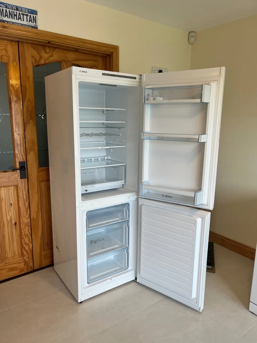 Fridge freezer - Image 2