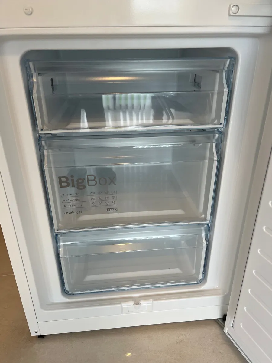Fridge freezer - Image 4