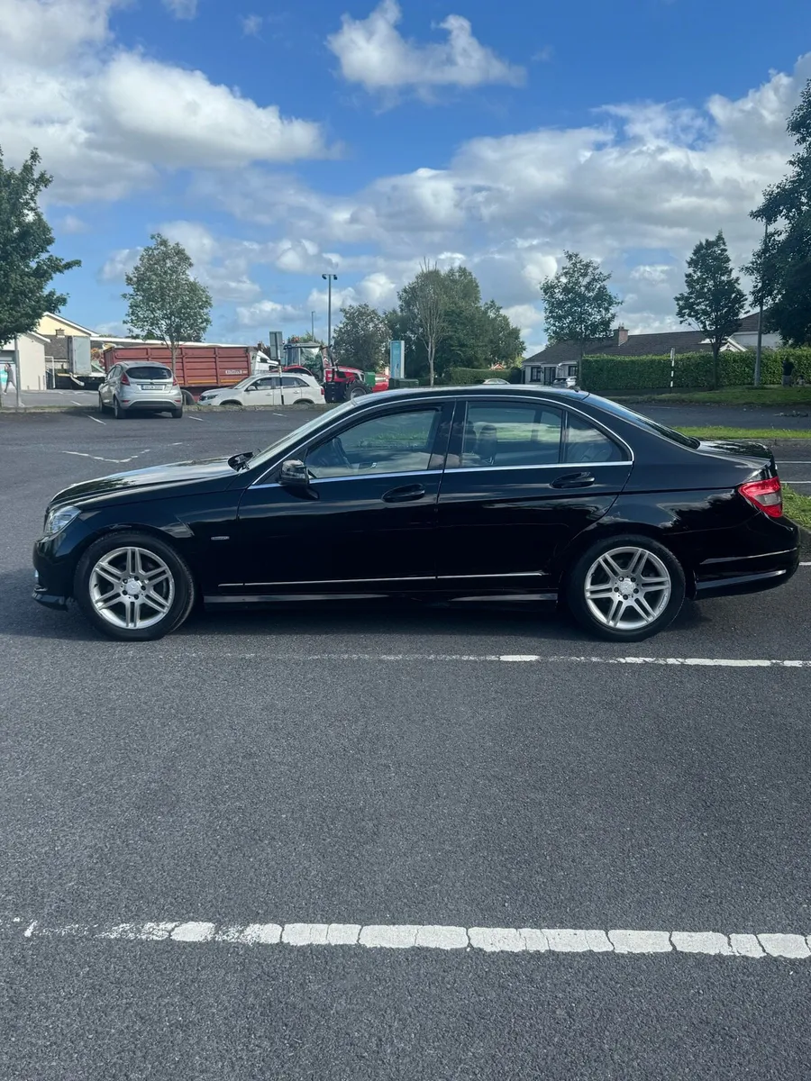 2010 Mercedes Benz C-Class C220 AMG LINE - Image 3