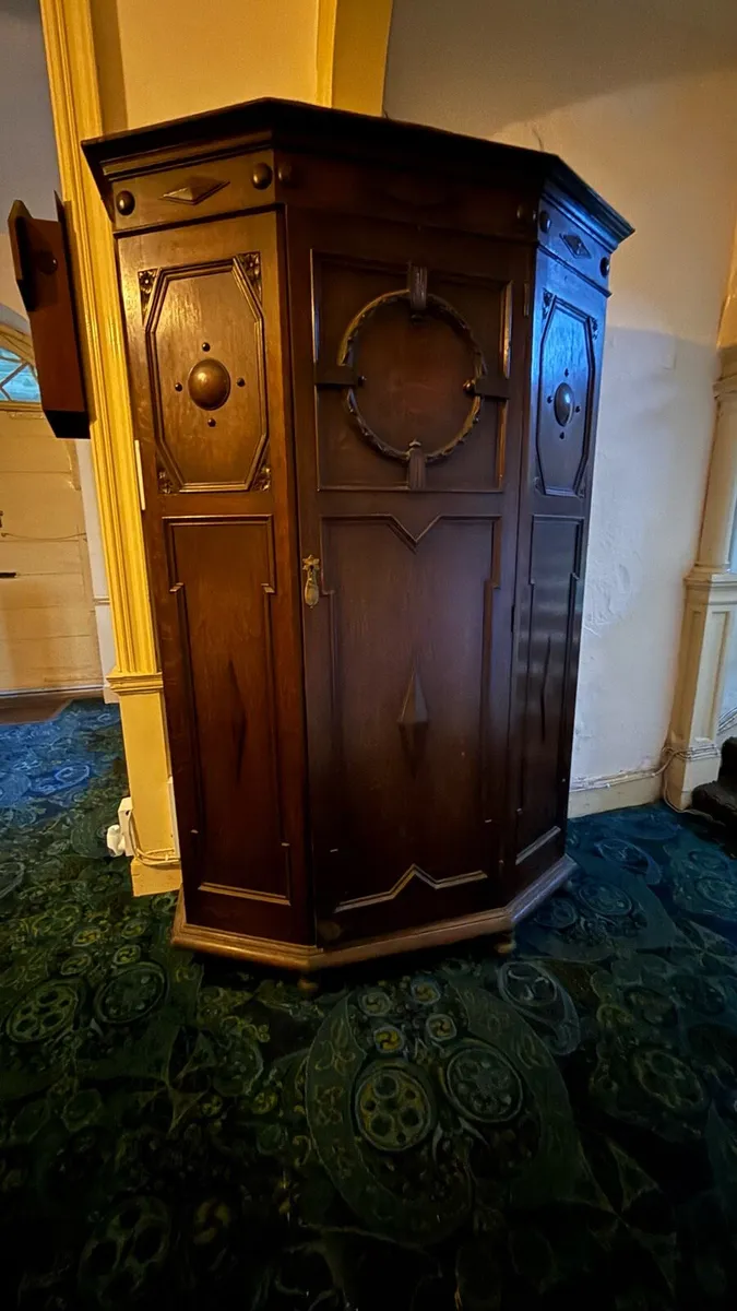 Antique Edwardian Oak Hall Wardrobe - Image 1