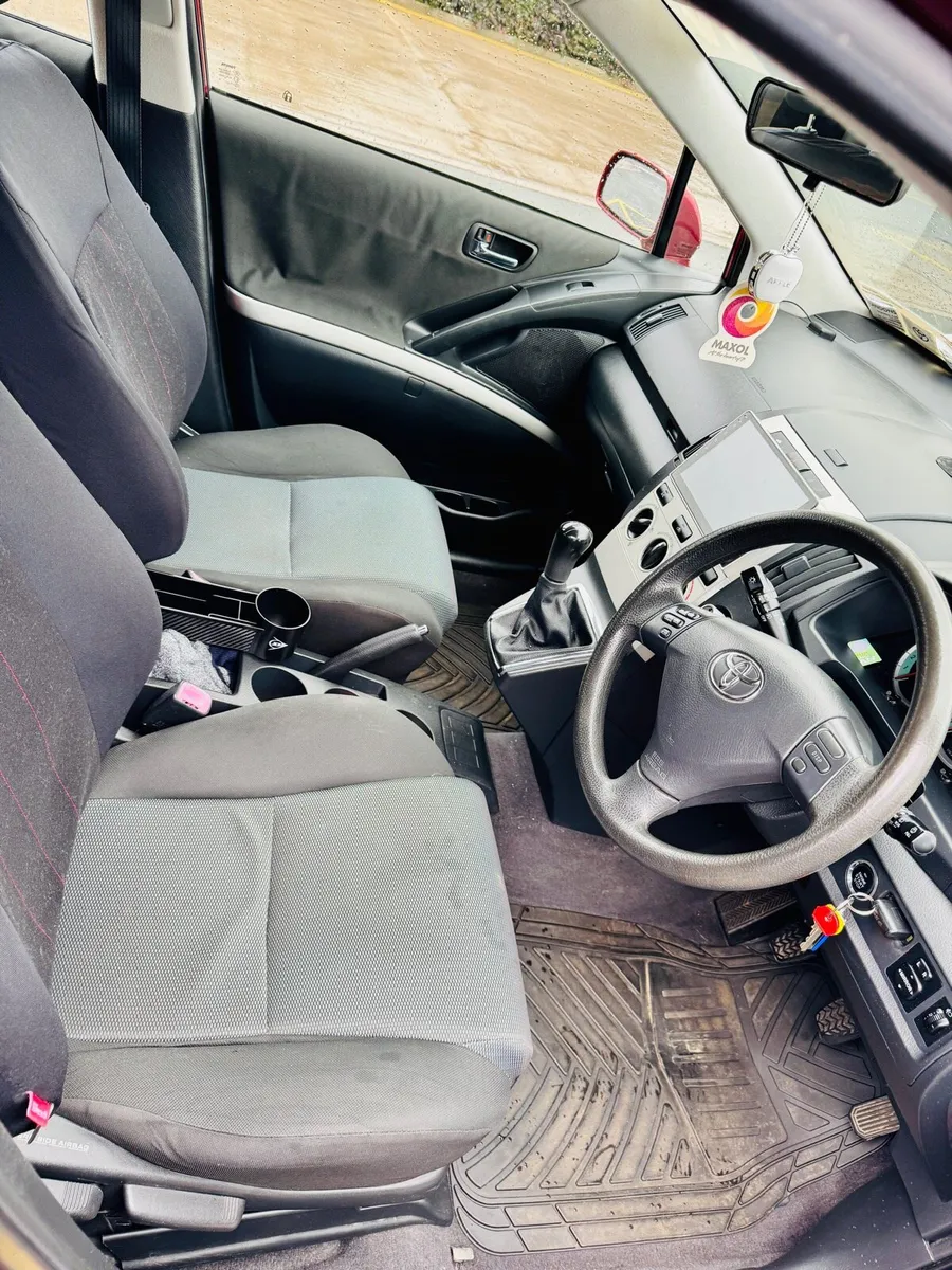 Car - Image 2