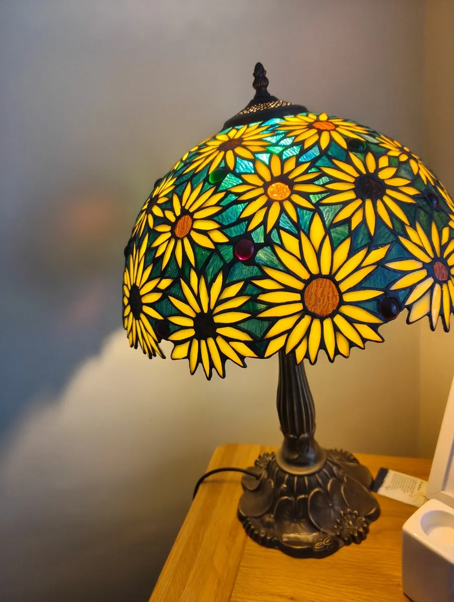 Tiffany Sunflower table Lamp - Image 2