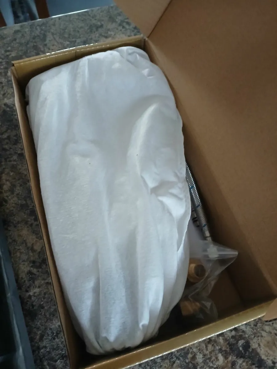 Bathroom Tap  & waste brand new - Image 4
