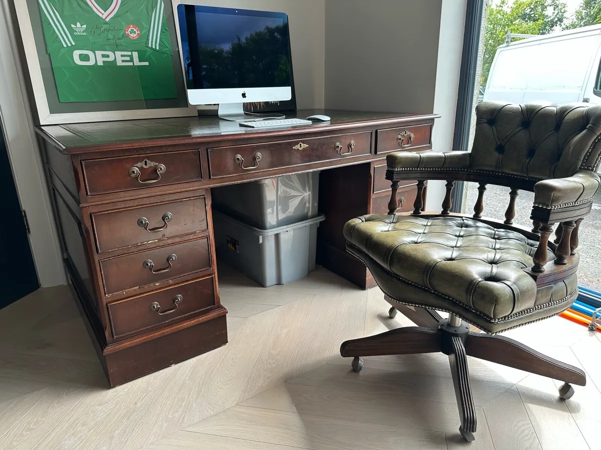 Captains chair and desk - Image 1