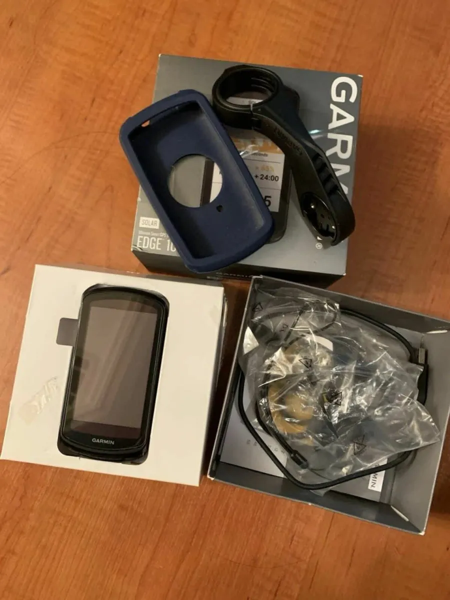 Edge 1040 Solar GPS Bike Computer Device
