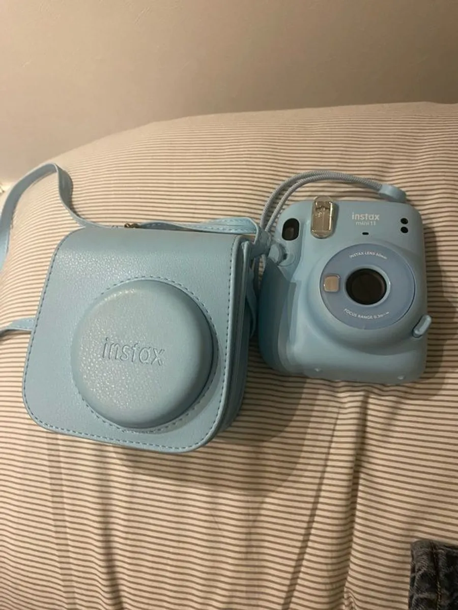 INSTAX camera and holder, excellent condition. - Image 1