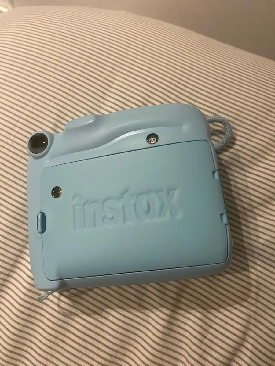 INSTAX camera and holder, excellent condition. - Image 4